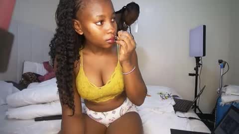 Snapshot of scovia_rael chatting on 1, 3, 2026 Scovia online show from 1, 3, 2026