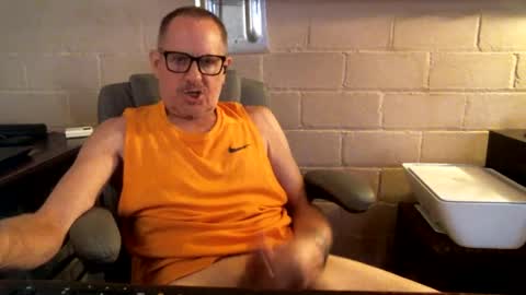 Snapshot of sdh69 chatting on 15, 9, 2025 eating pussy sucking dick online show from 15, 9, 2025