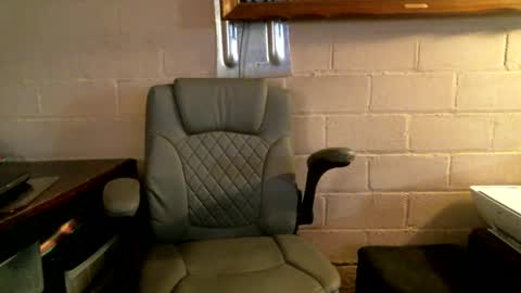 Snapshot of sdh69 chatting on 4, 10, 2025 eating pussy sucking dick online show from 4, 10, 2025