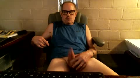 Snapshot of sdh69 chatting on 6, 10, 2025 eating pussy sucking dick online show from 6, 10, 2025