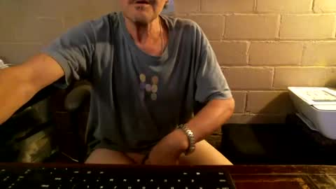 Snapshot of sdh69 chatting on 11, 10, 2025 eating pussy sucking dick online show from 11, 10, 2025