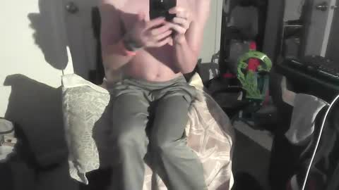 Snapshot of sdseventy chatting on 22, 2, 2025 ObvHype online show from 22, 2, 2025