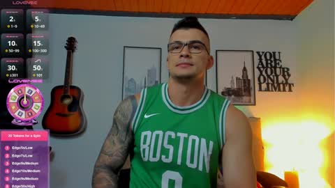 Snapshot of sean_carrera69 chatting on 18, 12, 2024 Sean Carrera online show from 18, 12, 2024