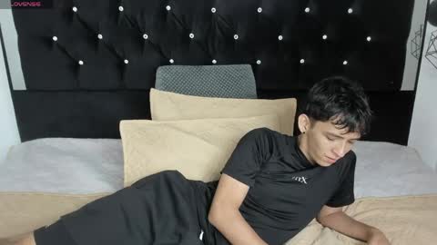 Sebastian Alvarez online show from 8, 5, 2026