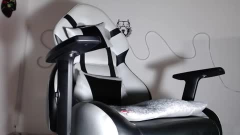 Sebastian online show from 19, 10, 2025