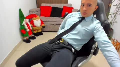 juan  sebastian online show from 30, 12, 2024