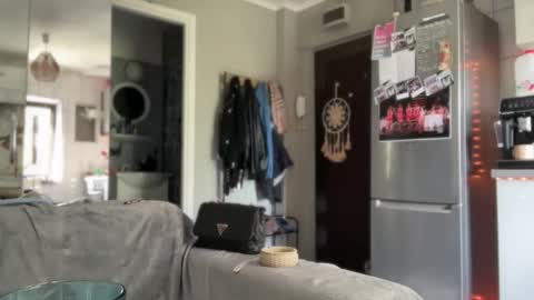 Secret Lovers online show from 27, 4, 2026