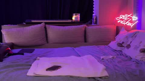 Secret Lovers online show from 5, 6, 2026