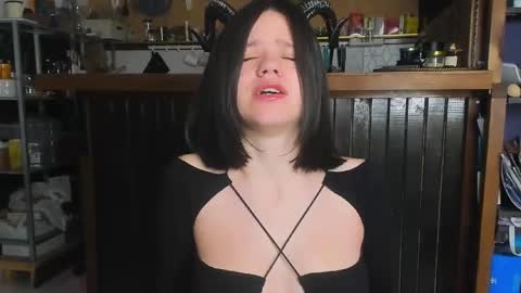 Snapshot of secretqueen_x chatting on 9, 2, 2025 Anna online show from 9, 2, 2025