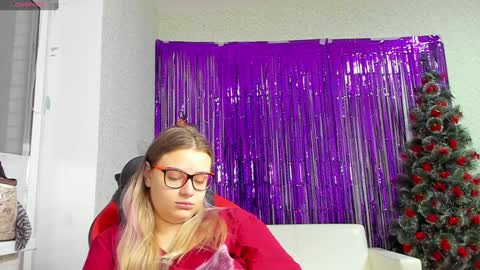 Snapshot of seductive_she_wolf chatting on 23, 12, 2024 seductive_she_wolf online show from 23, 12, 2024