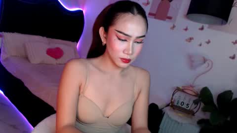 Snapshot of seductive_vana chatting on 4, 5, 2026 Vanessa online show from 4, 5, 2026