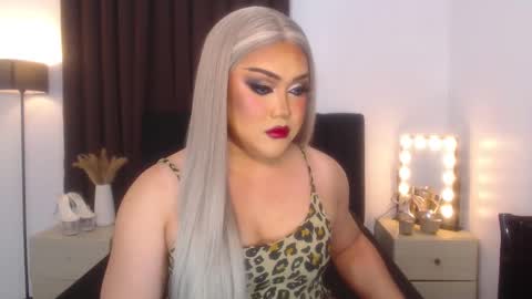 Natalie Mefford online show from 16, 2, 2025