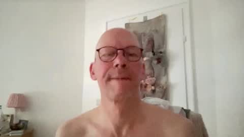 Snapshot of seethebigpicture chatting on 26, 5, 2026 seethebigpicture online show from 26, 5, 2026