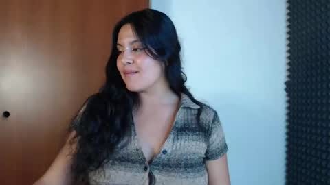 Snapshot of selena__angel chatting on 26, 11, 2025 Gaby but call me selena instagram sele04angel1 online show from 26, 11, 2025