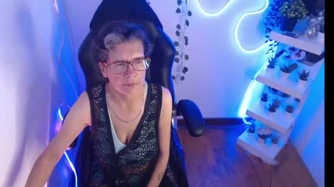 Snapshot of selena_ferreira chatting on 13, 5, 2026 Selena online show from 13, 5, 2026