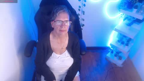 Snapshot of selena_ferreira chatting on 8, 6, 2026 Selena online show from 8, 6, 2026