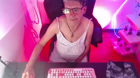 Snapshot of selena_ferreira chatting on 8, 7, 2026 Selena online show from 8, 7, 2026
