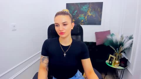 selenaemoore online show from 22, 2, 2026