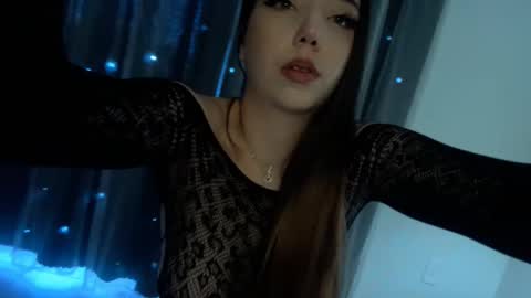 Selena Powe  online show from 28, 2, 2025