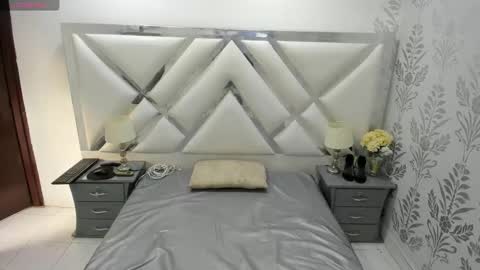 Selena reyess online show from 7, 1, 2026