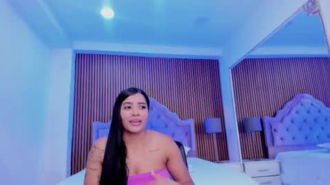 selenastonne online show from 4, 11, 2025