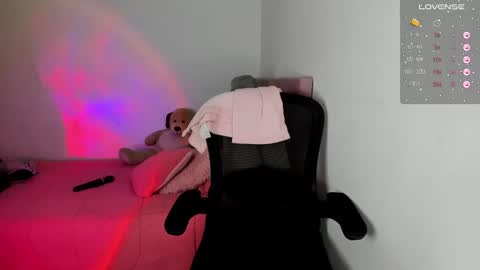 Snapshot of selene_e chatting on 24, 1, 2025 Karol. online show from 24, 1, 2025