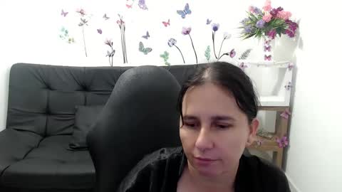 Snapshot of selene_mom chatting on 8, 6, 2026 selene online show from 8, 6, 2026