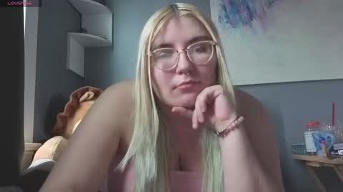 Selene online show from 5, 4, 2026