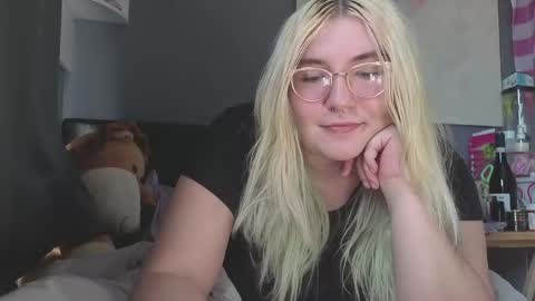 Selene online show from 7, 4, 2026