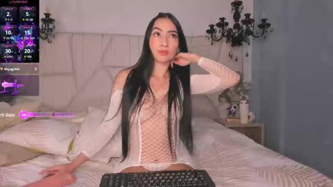 Snapshot of selenee__ chatting on 8, 3, 2025 Selenee online show from 8, 3, 2025