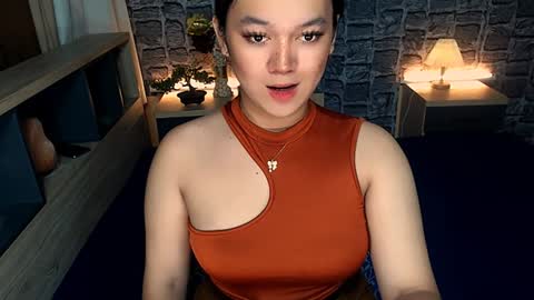 Snapshot of selenesantiago chatting on 5, 1, 2025 joan online show from 5, 1, 2025