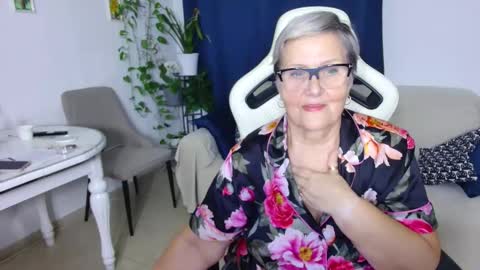 Selenna online show from 10, 2, 2026