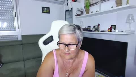 Snapshot of selenna57 chatting on 17, 6, 2026 Selenna online show from 17, 6, 2026