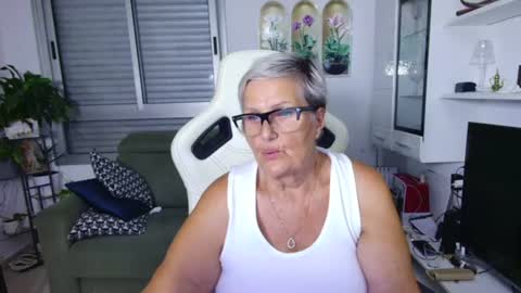 Snapshot of selenna57 chatting on 21, 7, 2026 Selenna online show from 21, 7, 2026