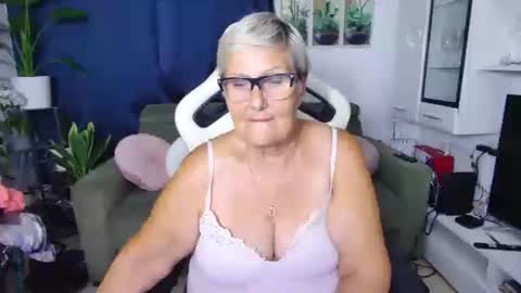 Snapshot of selenna57 chatting on 2, 8, 2026 Selenna online show from 2, 8, 2026