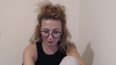 Snapshot of selenna_emma843468 chatting on 10, 10, 2025 Selenna online show from 10, 10, 2025