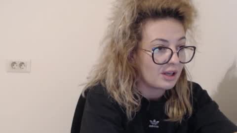 Snapshot of selenna_emma843468 chatting on 29, 10, 2025 Selenna online show from 29, 10, 2025