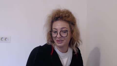 Snapshot of selenna_emma843468 chatting on 5, 11, 2025 Selenna online show from 5, 11, 2025