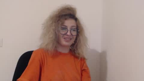 Snapshot of selenna_emma843468 chatting on 8, 11, 2025 Selenna online show from 8, 11, 2025