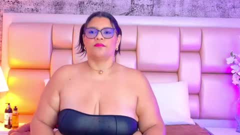 Selenna Cooper online show from 12, 3, 2026