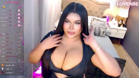 Kyla Yung online show from 6, 3, 2025