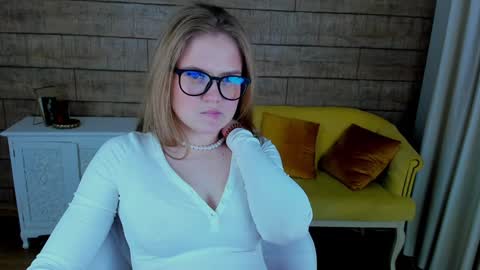 Snapshot of selinswarovski chatting on 21, 1, 2025 SelinSwarovski online show from 21, 1, 2025