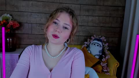 Snapshot of selinswarovski chatting on 27, 1, 2025 SelinSwarovski online show from 27, 1, 2025