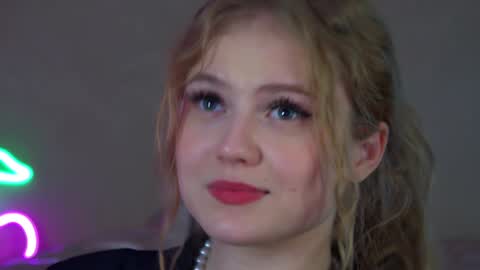 Snapshot of selinswarovski chatting on 29, 1, 2025 SelinSwarovski online show from 29, 1, 2025