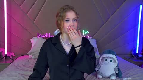 Snapshot of selinswarovski chatting on 30, 1, 2025 SelinSwarovski online show from 30, 1, 2025