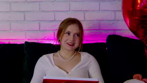 Snapshot of selinswarovski chatting on 16, 2, 2025 SelinSwarovski online show from 16, 2, 2025