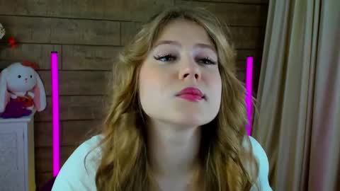 Snapshot of selinswarovski chatting on 8, 3, 2025 SelinSwarovski online show from 8, 3, 2025