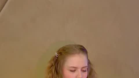 Snapshot of selinswarovski chatting on 10, 9, 2025 SelinSwarovski online show from 10, 9, 2025
