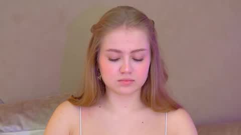 Snapshot of selinswarovski chatting on 26, 9, 2025 SelinSwarovski online show from 26, 9, 2025