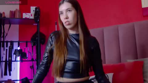 Nicole online show from 7, 3, 2025